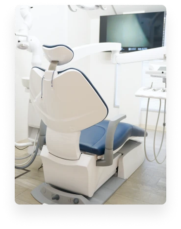 アンンサンブル歯科 青葉台の完全個室診療室。清潔で落ち着いた治療環境