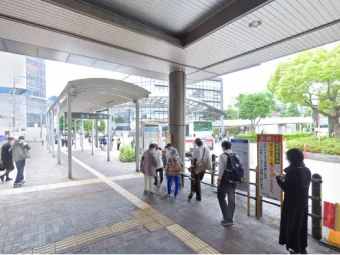 青葉台駅正面改札付近の様子