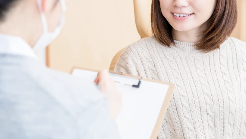 アンンサンブル歯科 青葉台で行われる治療前のカウンセリングの様子