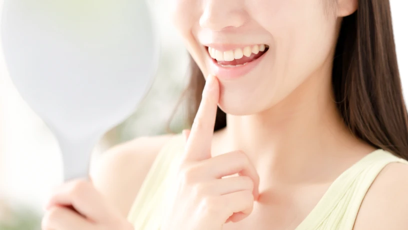 アンンサンブル歯科 青葉台のアフターケアで口元の健康を確認するイメージ